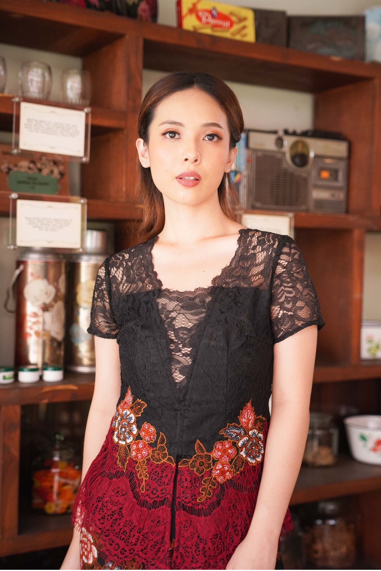 Kebaya Encim  Black Maroon